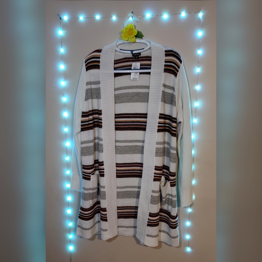 *NWT*DISCONTINUED* Torrid Ivory Striped Cardigan